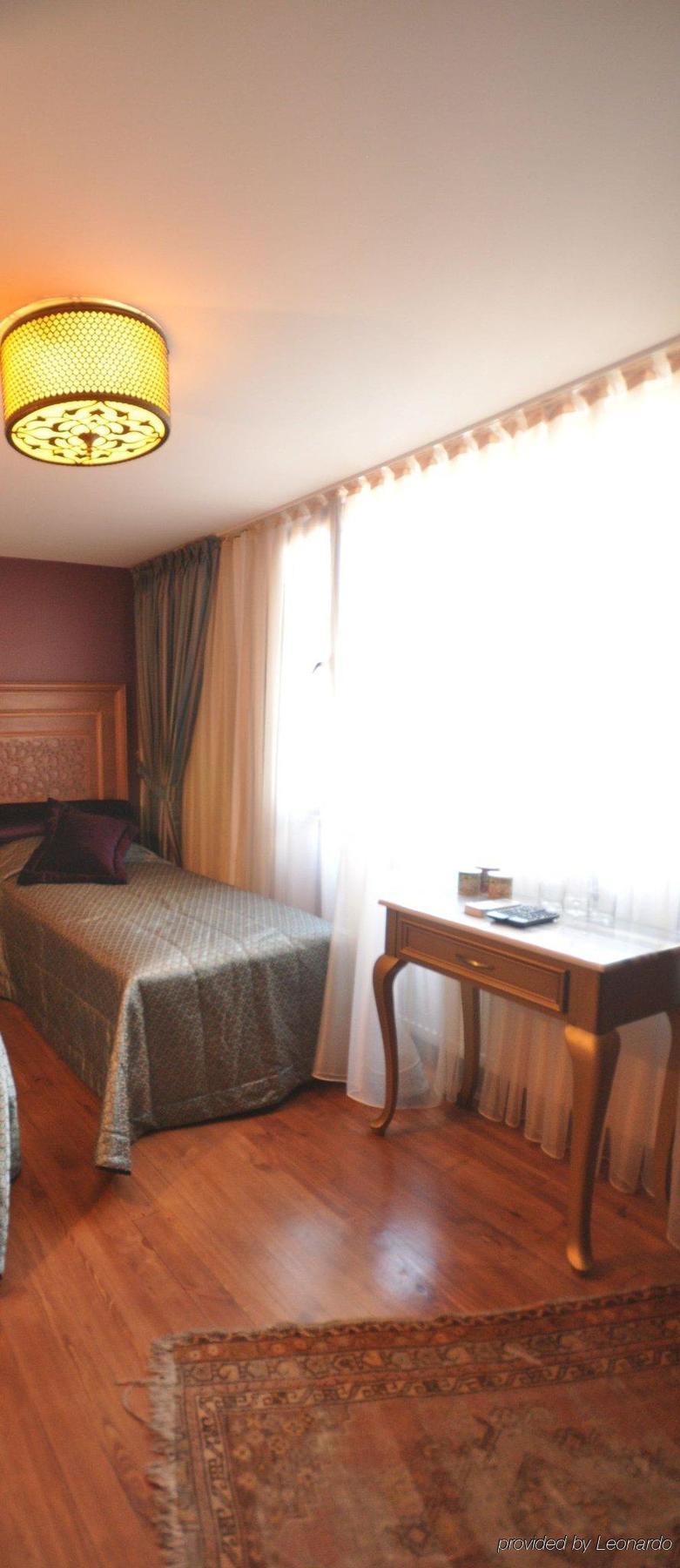 merial hotel SULTANAHMET Istanboel Kamer foto